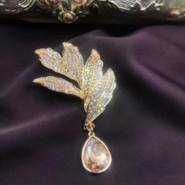 Brooches Ly Designed Vintage Elegant Golden Leaf Pin Luxury Rhinestone Gown Art Deco Large Brooch Jewellery Accessories