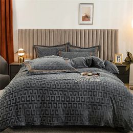 Bedding sets Set Luxury Winter Double Sided Milk Velvet Duvet Cover Bed Sheets Pillowcase Linen Bedroom Comforter 231020