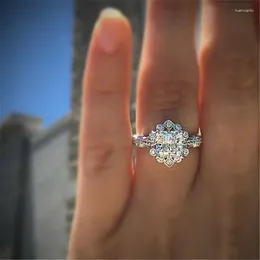 Cluster Rings Beautiful Flower Shaped Ring Handmade Princess Cut 1.2ct Engagement CZ For Women Wedding