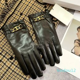 Classic Metal Letter Chain Gloves Leather Warm Mittens Ladies Autumn Winter Mittens Outdoor Driving Glove