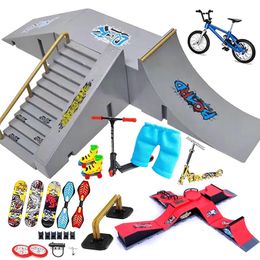 Novelty Games Tech Finger Skateboard Kit Bike BMX Mini Two Wheel Scooter Board Skate Fingers Sport Training Props Ramps Park Toys 231021