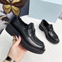 Luxury rhinestone monolith loafers triangle logo designer plush shoes black leather gear triangle P patent shiny loafers classic matte loafers trainers C1021-2