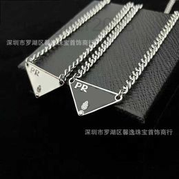 Strands, Strings Designer New Letter Triangle Necklace Men's and Women's Black and White Personalized Fashion Neckchain P Letter Triangle Versatile Necklace