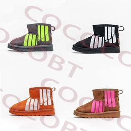 Nuovi stivali da neve firmati per l'autunno e l'inverno nuovo pelo ispessito tendenza moda scarpe in cotone piatto antiscivolo misto lana pelle di alta qualità scarpa in quattro colori misura 35-40