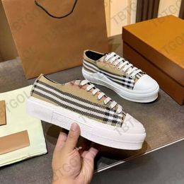 Vintage Print Check Sneakers Designer Casual Shoe Men Two-Tone Cotton Gabardine Flats Shoe Printed Lettering Plaid Calfskin Canvas Trainers With Box Burbarry 547