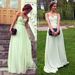 2023 Classic Country Bridesmaid Dresses Long Formal Mint Green Ruched Chiffon Sweetheart Sleeveless Cheap Maid of Honor Gowns Custom Made