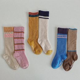 Barn strumpor höst vinter mode retro barn långa strumpor lapptäcke färg unisex barn stickade strumpor 6 par 231021