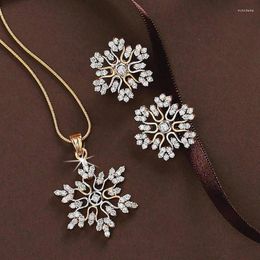 Pendant Necklaces 2023 Year Fashion Snowflake Necklace Cute Girls Christmas Anniversary Jewelry Accessories Alloy Decoration