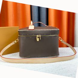 Luxury make up trunk Oversized Cosmetic box handbags Bags Designer makeup case lady Bucket bag classic Pouch leather women vanity shoulder Tote handbag purse
