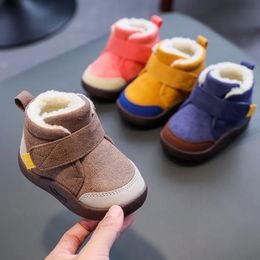 Stövlar småbarn baby 2024 vinter varma snö pojkar flickor plysch mjuka botten spädbarn skor utomhus sneakers barn 231021