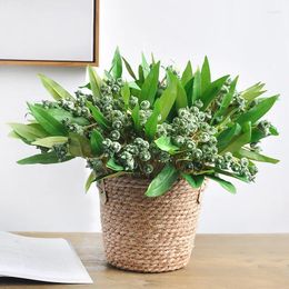 Decorative Flowers 8Pcs/Bouquet Artificial Flower Eucalyptus Leaves Fruit Fake Plant Bouquet Home Wedding El Table Window Decoration