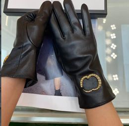 Designer Thicken Five Fingers Gloves Womens Autumn Winter Warm Soft Black Color Brand Letter Printing Genuine Sheepskin Leather Cashmere Ski Glove