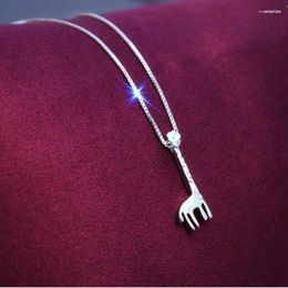 Pendant Necklaces Silver Plated Jewelry Fashion Small Fresh Giraffe Cute Animal Anti-allergy Clavicle Chain N036
