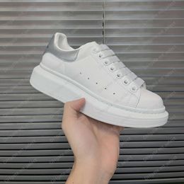 Designer Sneakers Oversized Casual Shoes White Black Leather Luxury Velvet Suede Womens Espadrilles Trainers man women Flats Lace Up Platform 1978 015