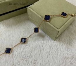 Classic Van Jewellery Accessories Luxury Clover Bracelet Designer Four Leaf Bracelets 18K Gold Silver Plate Agate Diamond Classics Love Charm Chain For Women Wedding