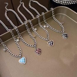 Pendant Necklaces Sweet Korean Black White Heart Checkerboard Choker Couple Grid Matching Necklace 2023 Trend For Women Girls JewelryPendant