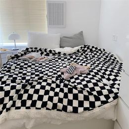 Blankets Retro Checkerboard Blanket Lambswool Thickened Plaid Throw Soft Warm Fleece Milk