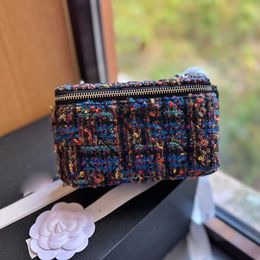 Tweed kadın makyaj çantası 18cm renkli yün gümüş donanım düğmesi lüks el çantası gümüş kalp donanım top matelasse zincir crossbody çantalar ayna para çanta kutusu