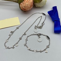 Elegant Necklace Bracelet Fashion Designer Bracelets Necklaces for Woman Temperament Exquisite Designer Jewellery Valentine's Day Birthday Gift With Box HLVS29