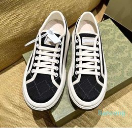 Designer Trainer Sneaker Casual Shoes Original canvas this sneaker features sole and a contrasting fabric trim