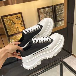 2023 New Tread Slick Canvas Shoes Designer Platform Boots Luxury High Top Lacing Ankle Boot Women Balck White Hick Bottom Rubber Sneaker Men Vmagnolia Trainers