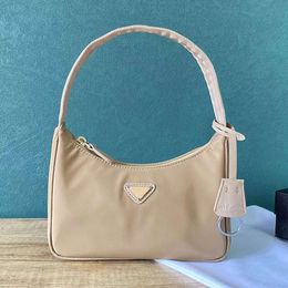 2023 quality Designer hobo shoulder bag for womenMessenger promotion Chest pack lady Tote chains handbags presbyopic purse bags vintage handbag foumas YT5519