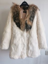 100％本物のウサギの毛皮のコートと本物のアライグマの毛皮の首輪オーバーコート豪華な毛皮のアウトレット