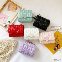 Handbags Fashion Candy Colour Little Girl Metal Chain Bag Love Heart Pattern Kid Handbag Purses Mini Shoulder Crossbody Bags