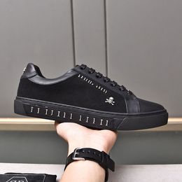 2023 New outdoor casual shoes leather lacing spikes Low top sneakers metal outdoor design nbhg00004