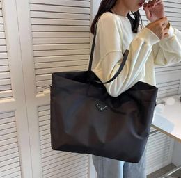 3colour Luxury Designer Brands Shopping Bags Women Triangle Label Waterproof Leisure Travel Bag Large Capacity Nylon Mommy Tote