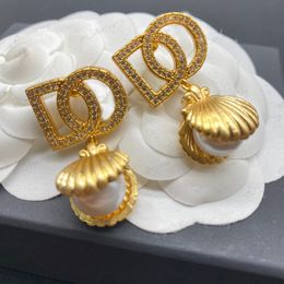18k Gold luxury designer earrings, Gold Alphabet Embed zircon conchoid and pearl earrings, fashion Jewellery jewelry, weddings, parties, high quality gifts, wholesale