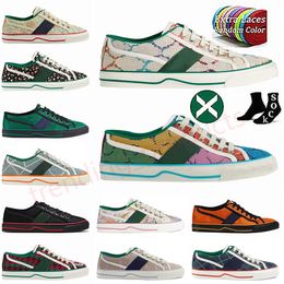 Tennis 1977 Canvas Casual Shoes 2024 Luxurys Designer Sneakers Men Womens Italy Green And Red Web Stripe Rubber Sole for Stretch Cotton Low Hiigh Top Jogging Walking