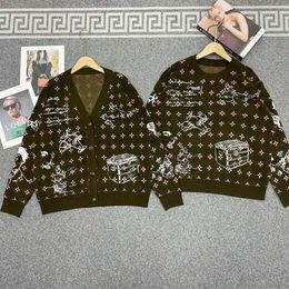 Winterpullover Damen Strickwaren Designerpullover Wolle Kint Shirt 1V Jacquard besticktes Sweatshirt Rundhals-Strickjacke Mantel