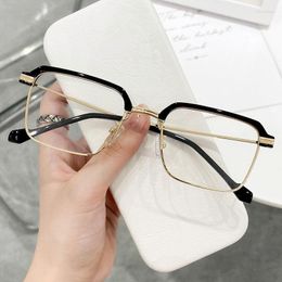 Sunglasses Classical Reading Glasses Men Women Metal Texture Presbyopic EyeGlasses With Eyewear Cloth Anti Blue Light Gafas 1.0 To 4.0