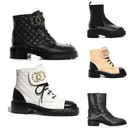 Luxuriöse Designer-Stiefel für Damen, Rhombus Booties, Leder-Stiefeletten, Plateau, Schwarz und Weiß, Farbblock, klassische Mode, neue flache Stiefel, Unterseite aus Nylon-Bouch