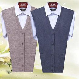 Men's Vests Top Autum Fashion Brand Slim Fit Knit Cardigan Sweater Vest Men Vintage Winter Woollen Sleeveless Casual Man Clothes A11