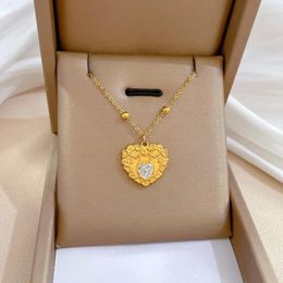 Pendant Necklaces Mom Lava Design White Crystal Heart Necklace Sweet Cute Love Accessories Valentine's Day Women's Jewellery