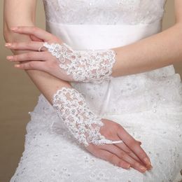 Wholesale of New Bride Gloves Short Finger Car Bone Flower Sequin Lace Diamond High Quality Wedding Gloves S075