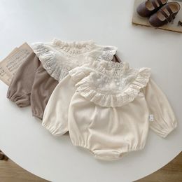 Rompers Ins Autumn Baby Embroidery Lace Splicing Waffle Long Sleeves Bodysuit born Girl Infant Cotton Ruffle Collar Casual Onesie 231023