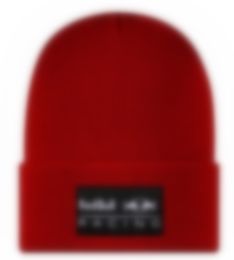 New Red Brand Bull Beanie Knitted Hat Designer Cap Men Women Fitted Hats Unisex Cashmere Letters Casual Skull Caps Outdoor