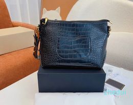 2022 Hot New one-shoulder crossbody bags in the early spring soft sheepskin Wholesale Alligator womens