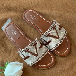 Perforated luxury sandal famous designer woman Slipper lock it flat mule slides sandal canvas Leather outsole gold summer men shoe outside comfort flat slide