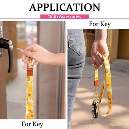 Off keychain Hanging Rope Triangle printing Pattern Broadband Rope Clip Hanging Key Chain Mobile Phone Lanyard wrist strap Anti-lost Shoulder Band Rope About 45cm