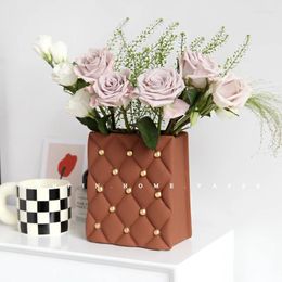 Vases Creative Retro Bag Vase Villa Living Room Decoration Flower Arrangement Resin TV Cabinet Ornament Modern Home Accessories