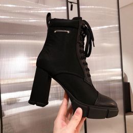 2022 Designer di lusso Donna Moda Stivali Pelle e tessuto di nylon Stivaletti Donna Caviglia Biker Australia Piattaforma Tacchi Scarpe da ginnastica invernali foTri7 #