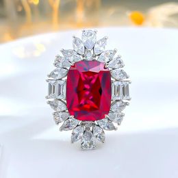 Cluster Rings Fashionable Luxury Artificial Red Treasure Precision 925 Silver Ring Inlaid With High Carbon Diamond Retro Banquet