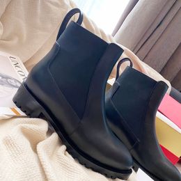 Fashion designer High quality Womens Red heel High heel ankle boots Luxury leather boots Skinny heel side zipper winter over the knee Classic Martin boots HJ0897