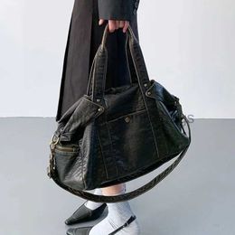Shoulder Bags Bags Pleated Women's Voice Bag Soft Pu Leather High Capacity Motorcycle Handbag Senior Luxury Designer and Bagcatlin_fashion_bags