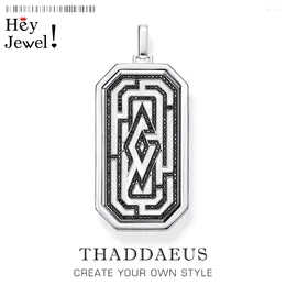 Pendant Necklaces Maze 2023 Brand Edgy Symbolic Lucky Jewellery Accessories Dog Tag Gift For Woman & Men