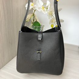 Womens Designer Calfkin Bucket Black Underarm Shouder Bags Gold Metal Hardware Real Leather Large Capacity Outdoor Sacoche Handbags 23CM